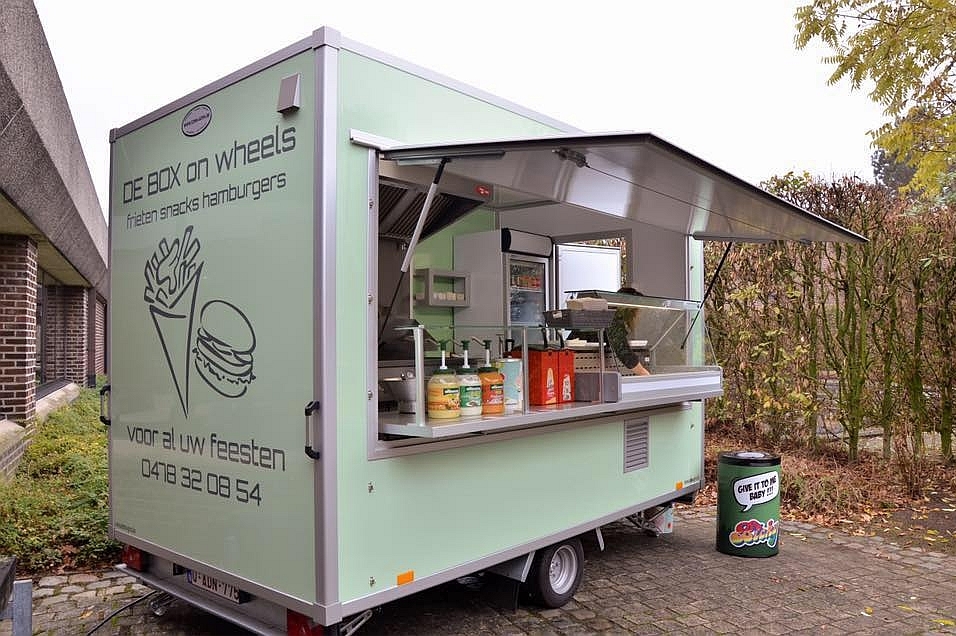 enkel en alleen pak ik ben trots Dief rooft eetkraam van oprit De Box: “Ze namen onze broodwinning af”  (Laakdal) | Het Belang van Limburg Mobile