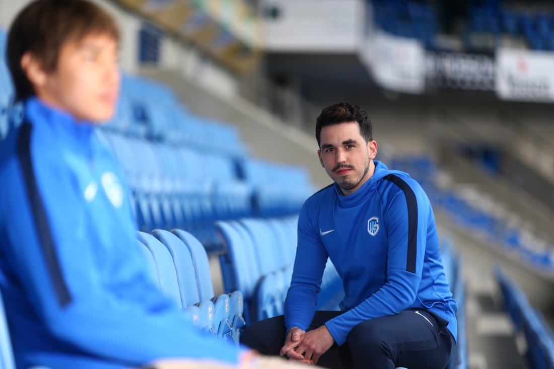 Genkenaar is tolk van Japanse spits bij KRC Genk Leg de tactiek