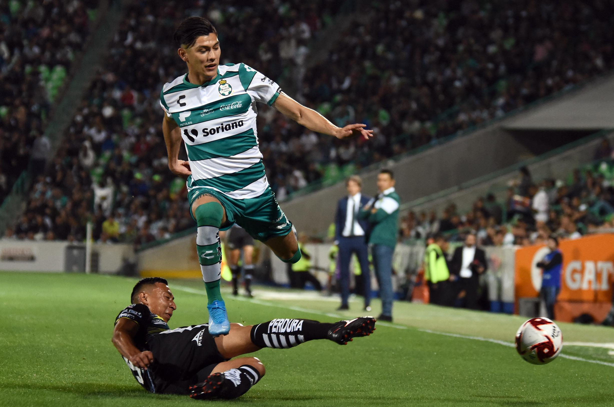 Mexicaanse Linksachter Gerardo Arteaga Kondigt Vertrek Naar Krc Genk Aan