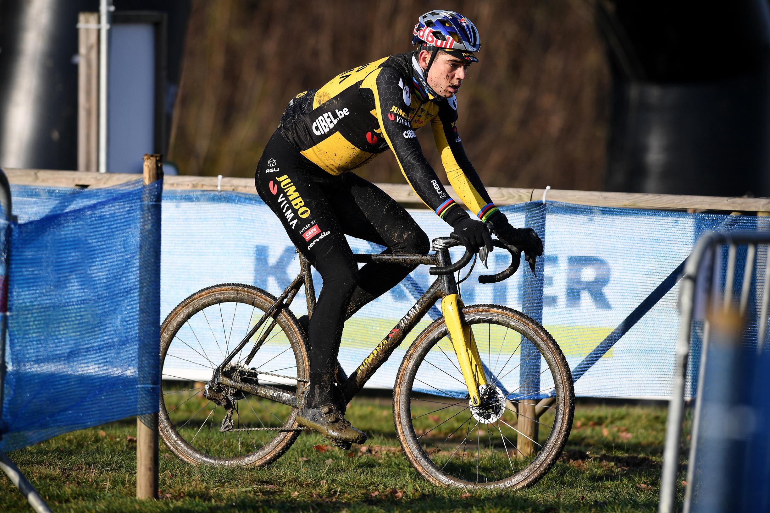 Nieuwe fietsen voor Van Aert - Het Belang van Limburg