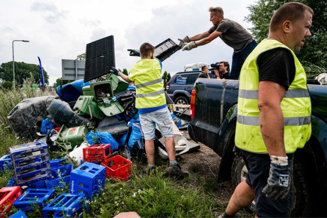 Eerste opruimacties van onze noorderburen langs de Maas ...