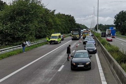 Zware verkeershinder op E313: 10-tal voertuigen betrokken ...