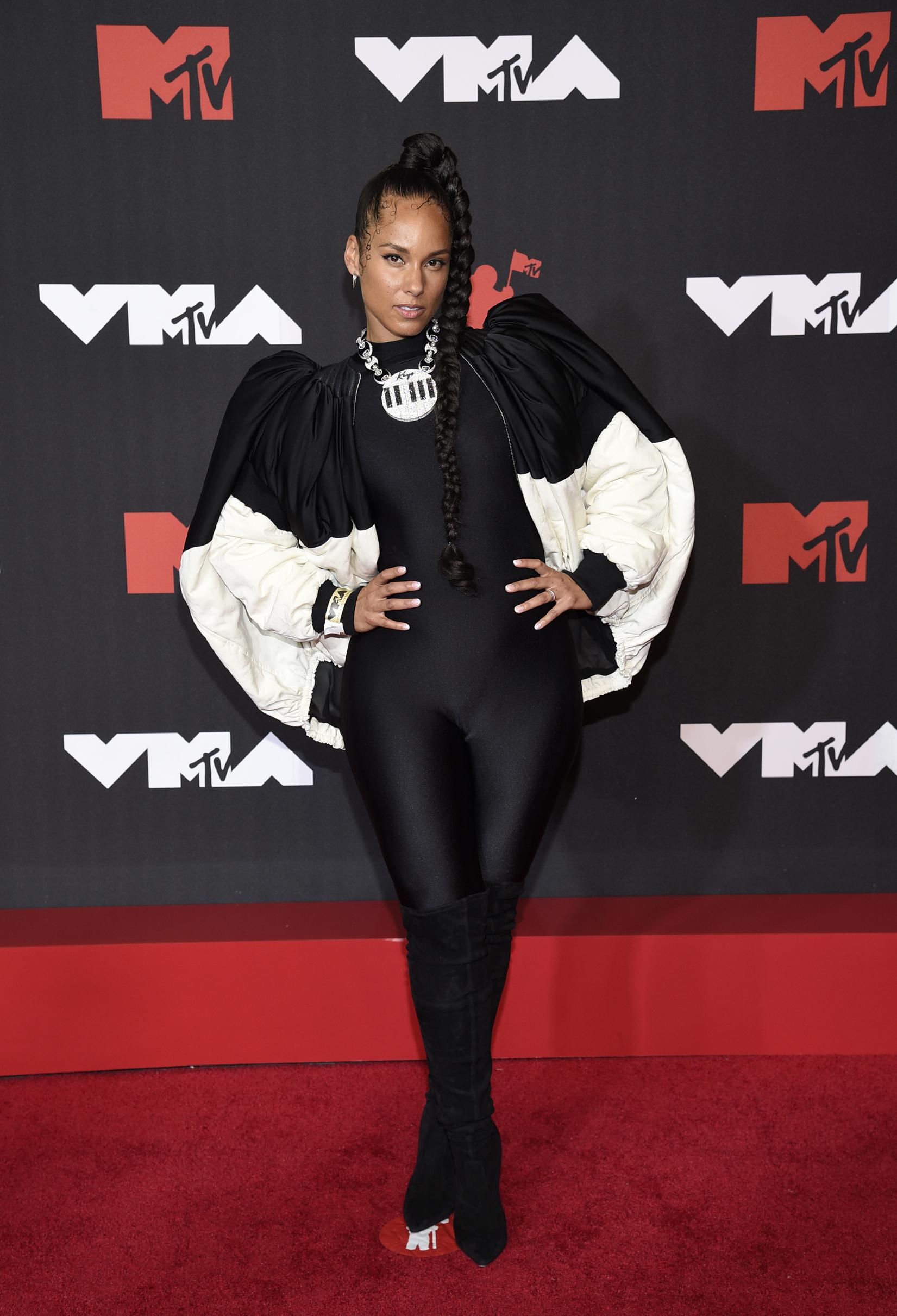 Gewaagde en bontgekleurde jurken op de MTV Video Music Awards Het Belang van Limburg Mobile afbeelding