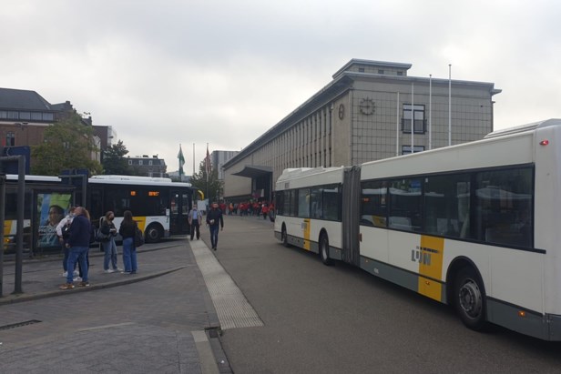 In Limburg rijdt procent van Lijn-bussen uit (Hasselt) | Belang van Limburg