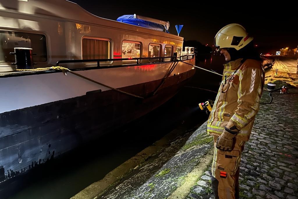 30,000 liters of oil ended up in Albert Canal due to leak (Beringen)