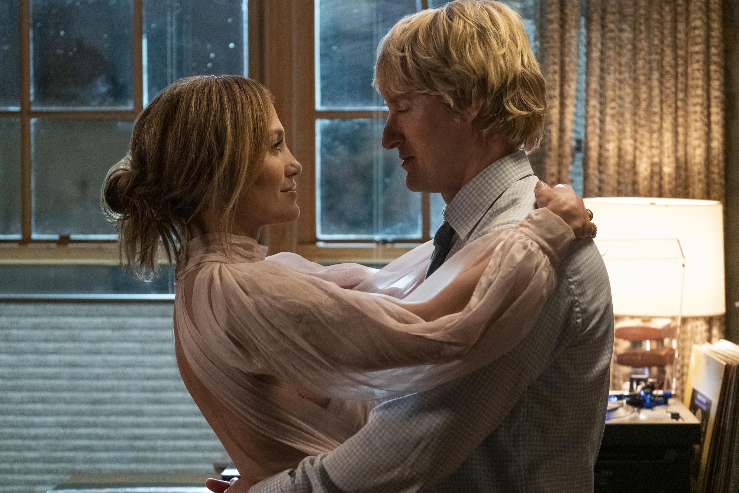 Waarom nieuwe romcom met Jennifer Lopez doet denken aan ‘Notting Hill’ en ‘Love Actually’