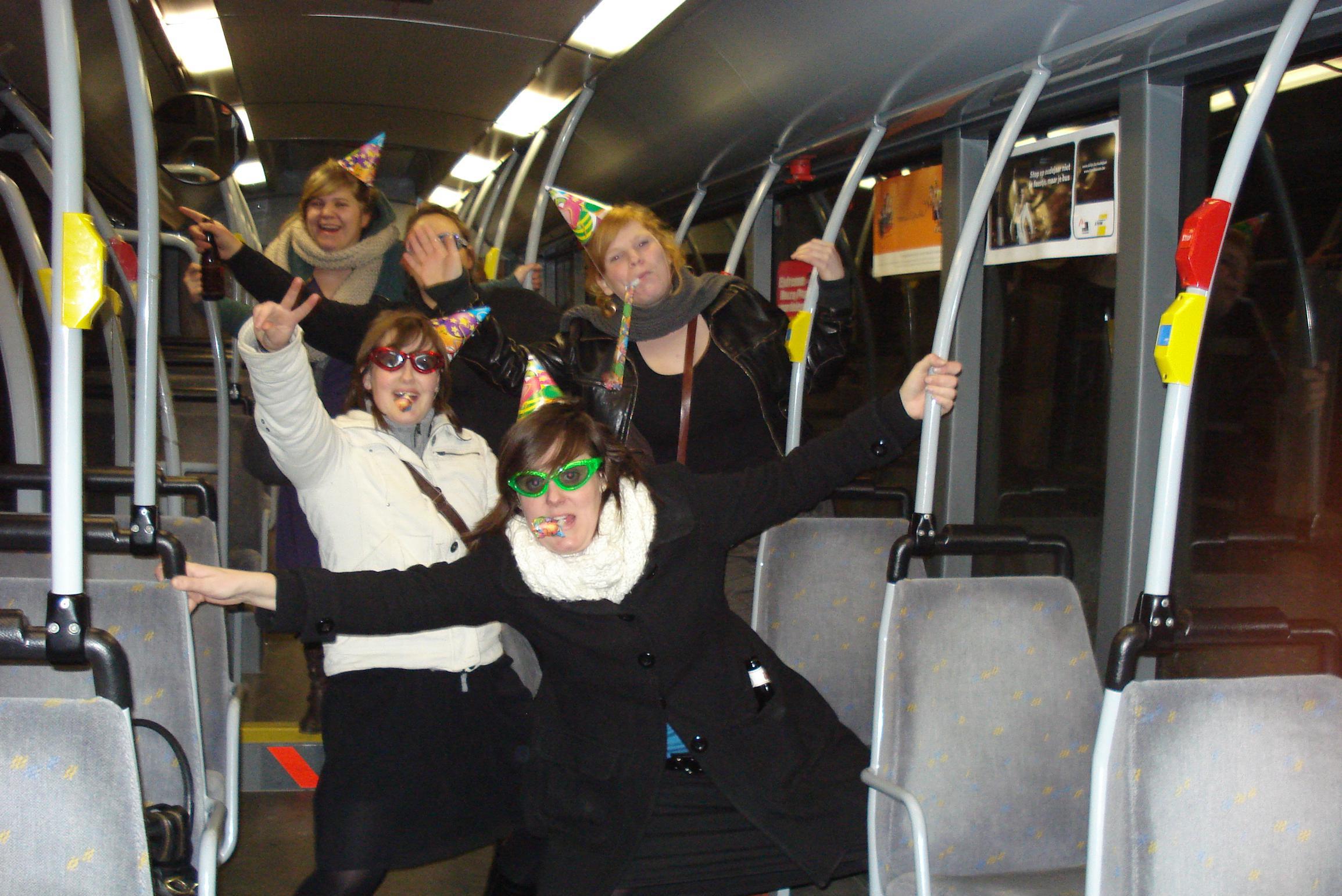 Weer feestbussen op oudejaarsavond: gratis in 28 Limburgse gemeenten