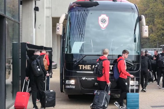 Antwerp Is Vertrokken Op Stage Naar Dubai En Supportert Vanuit De Lucht Voor Kapitein Toby