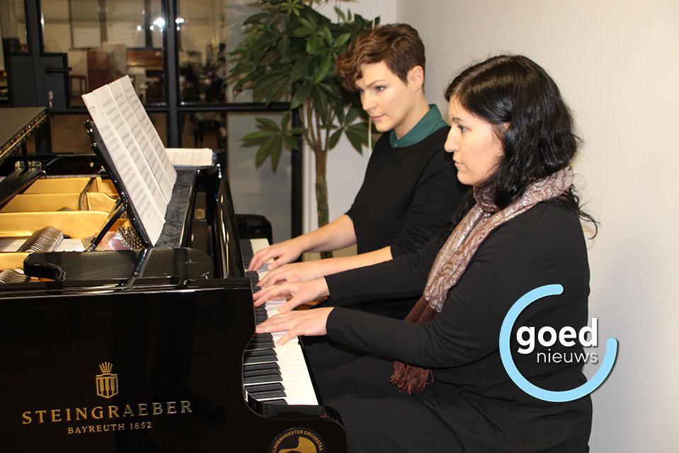 Muzikanten maken 12 uur lang muziek bij Klaviermeester Orchestra voor De Warmste Week