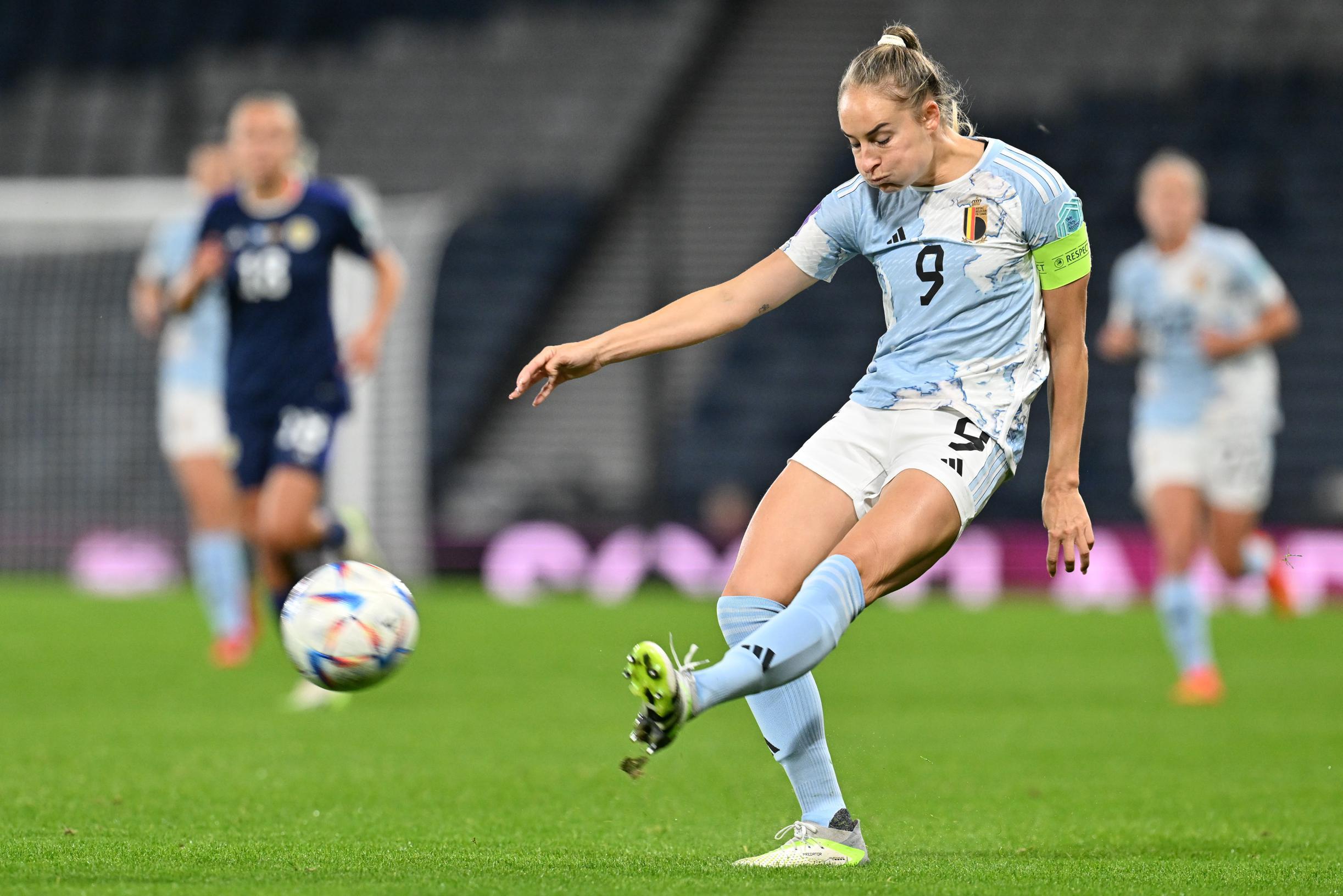 Sarah Wijnants (11) of Anderlecht pictured in a duel with Shari