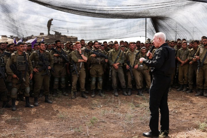 Israëlisch leger blijft nog minstens twee maanden vechten in Gaza, zegt minister van Defensie