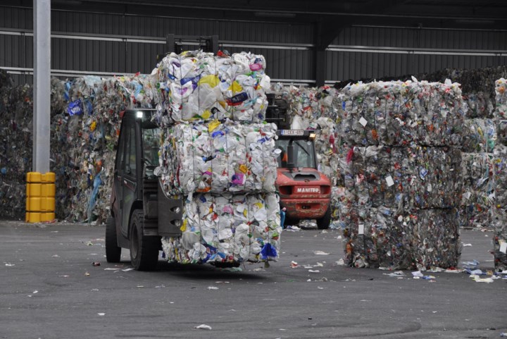 Minder dan helft van plasticafval in ons land werd gerecycleerd in 2021