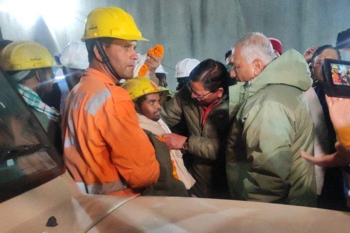 41 arbeiders na 17 dagen bevrijd uit ingestorte tunnel in India