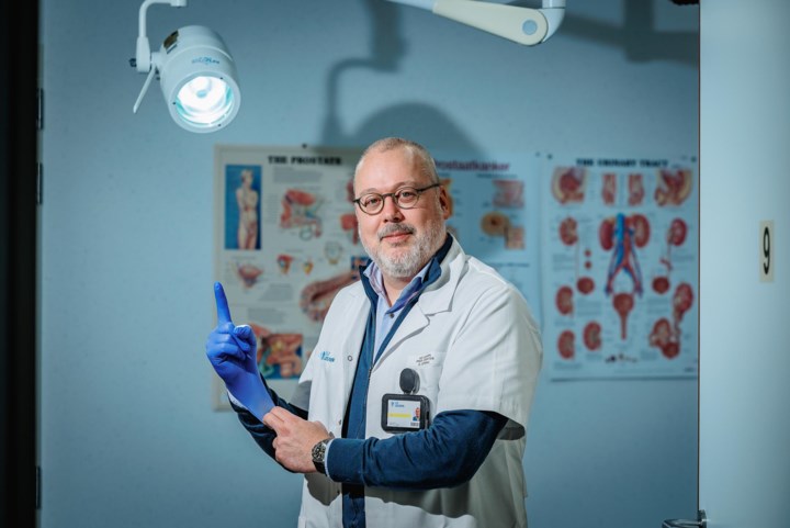 Uroloog Steven Joniau: “Als we straks gemiddeld 100 jaar worden, zal de helft van de witte mannen sterven mét prostaatkanker”