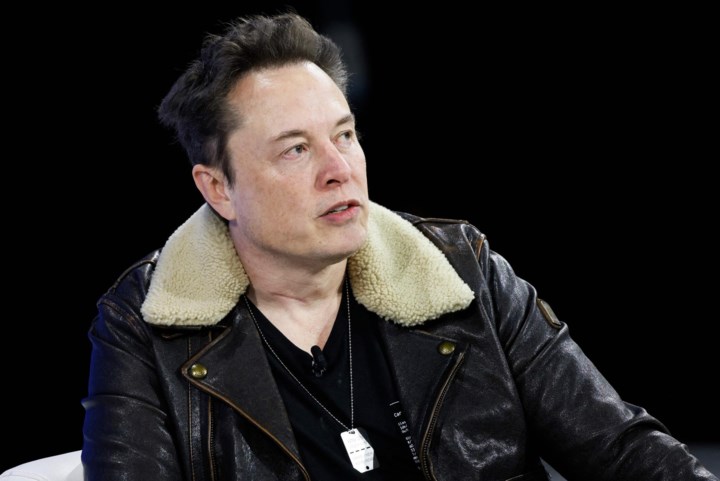 Elon Musk haalt op podium zwaar uit naar adverteerders: “Als je me wil afpersen: go f*ck yourself”