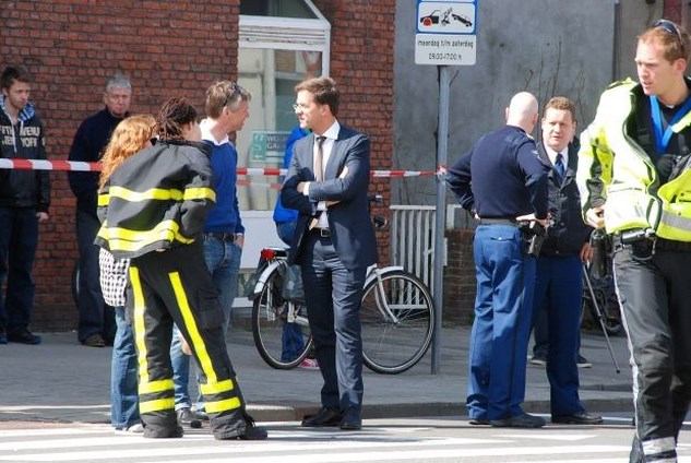 Nederlandse Premier Rutte Staat Stervend Verkeersslachtoffer Het Belang Van Limburg Mobile